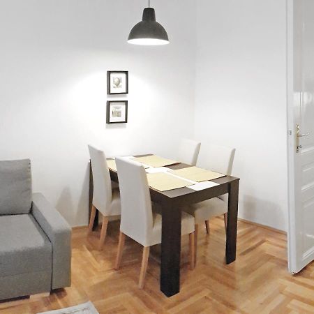 Luxury New Apartment With Gallery At Dob Street Nearby Gozsdu Court Budapest Eksteriør billede