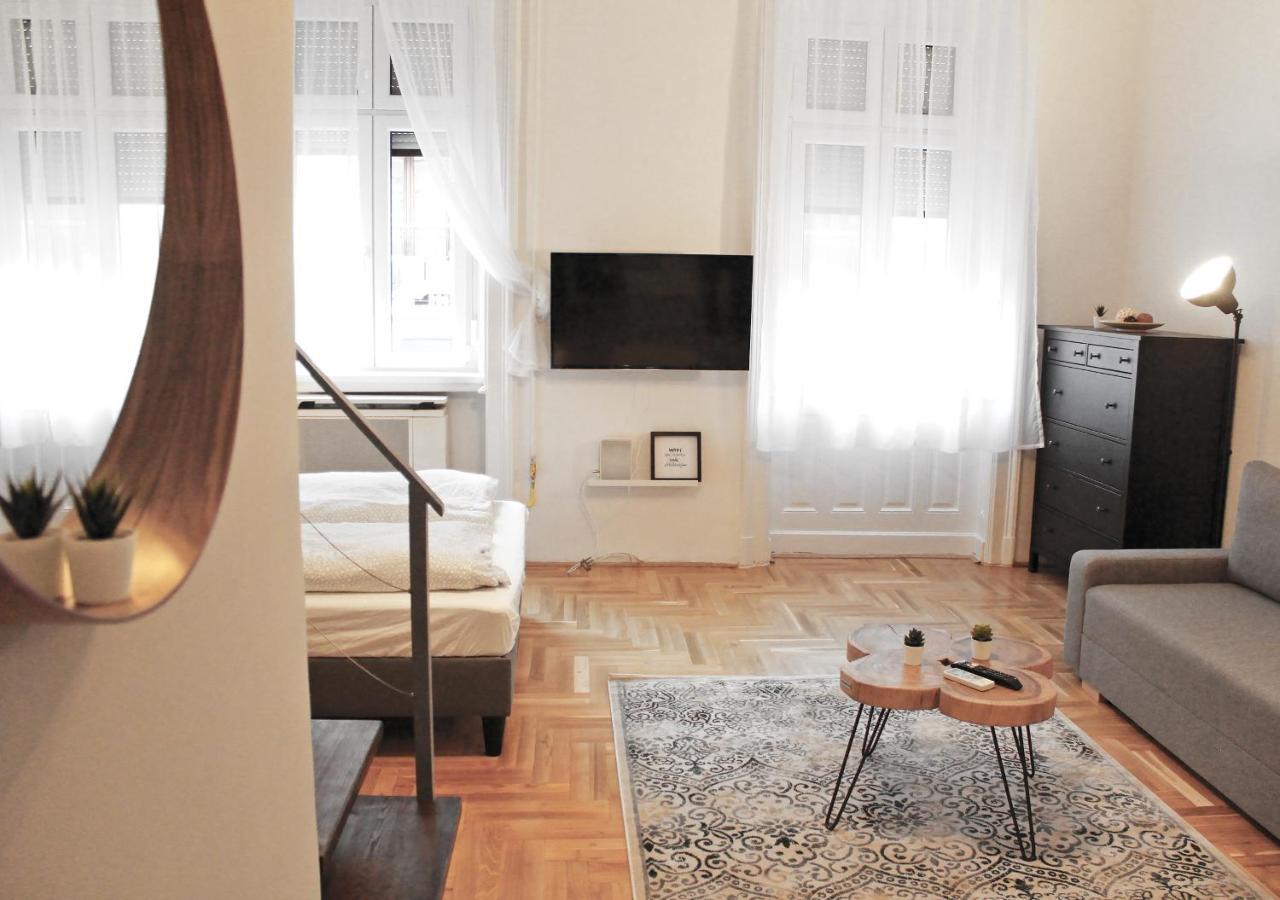 Luxury New Apartment With Gallery At Dob Street Nearby Gozsdu Court Budapest Eksteriør billede